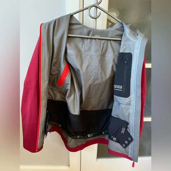 Norrona shell jacket - Picture 3 of 3